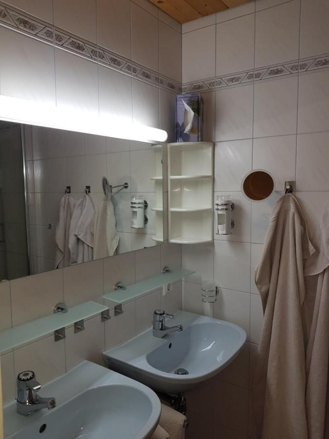 Haus Arnold - Privatzimmer Und Ferienwohnungen Sillian Exteriör bild