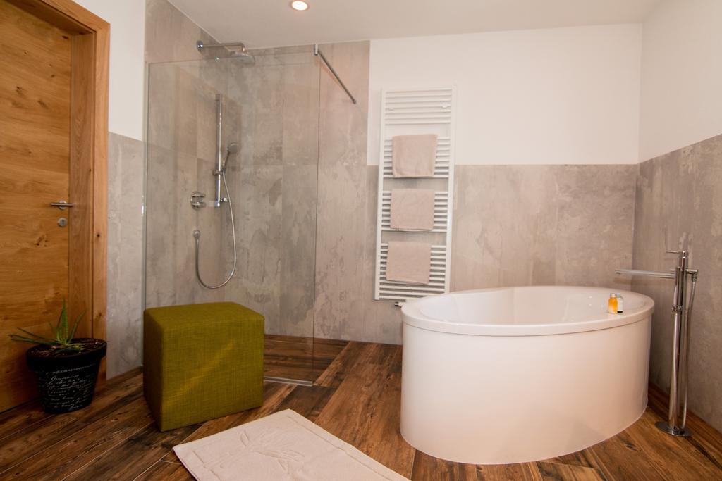 Haus Arnold - Privatzimmer Und Ferienwohnungen Sillian Exteriör bild