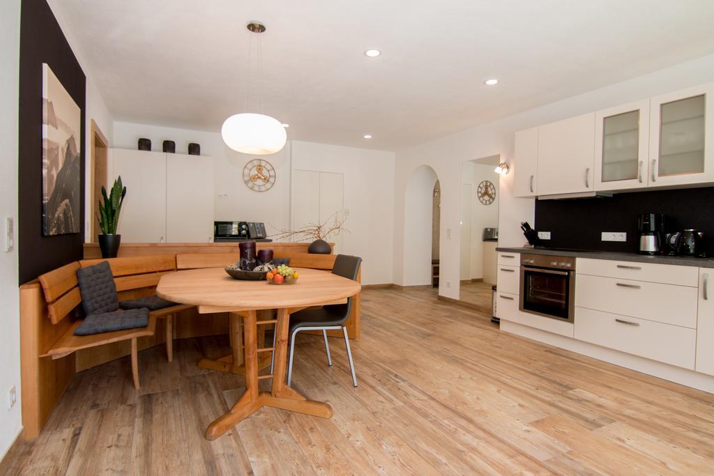 Haus Arnold - Privatzimmer Und Ferienwohnungen Sillian Exteriör bild