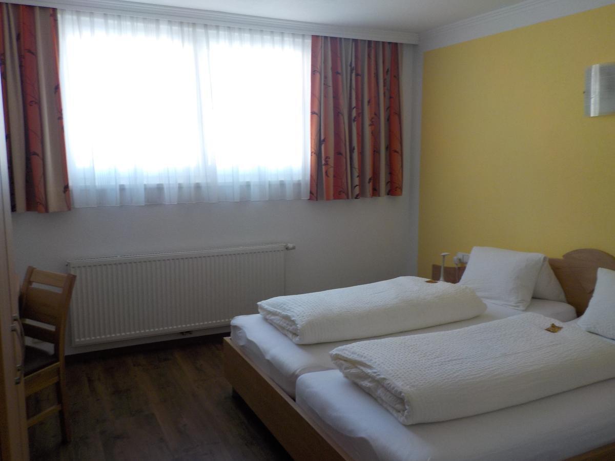 Haus Arnold - Privatzimmer Und Ferienwohnungen Sillian Exteriör bild