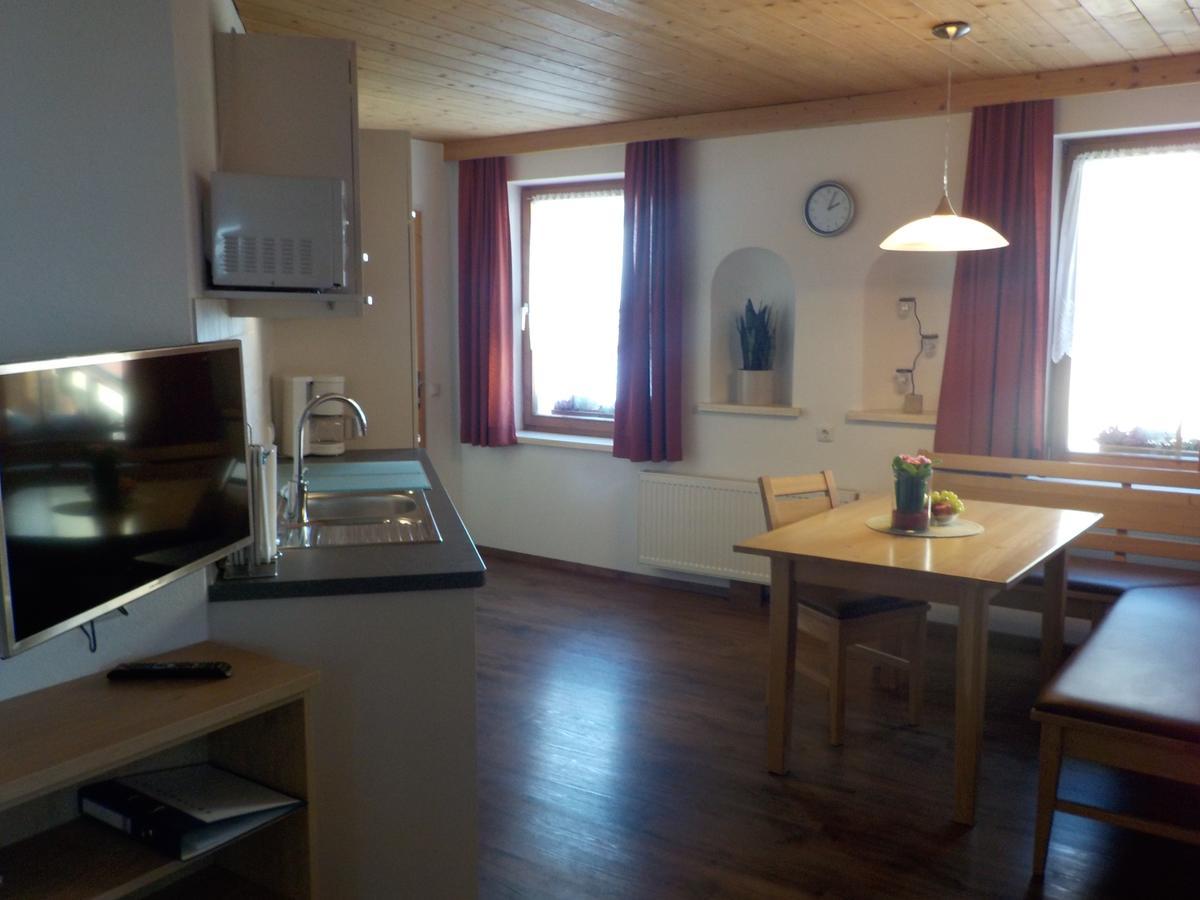 Haus Arnold - Privatzimmer Und Ferienwohnungen Sillian Exteriör bild